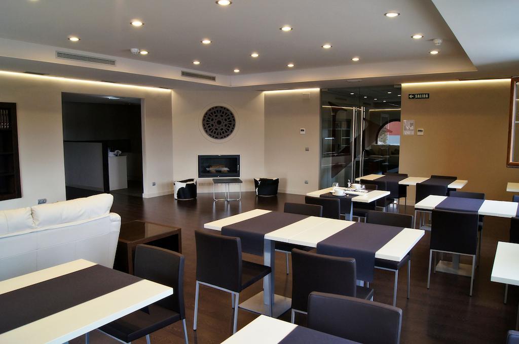 Hotel Rural Valdorba Sansoain Bagian luar foto