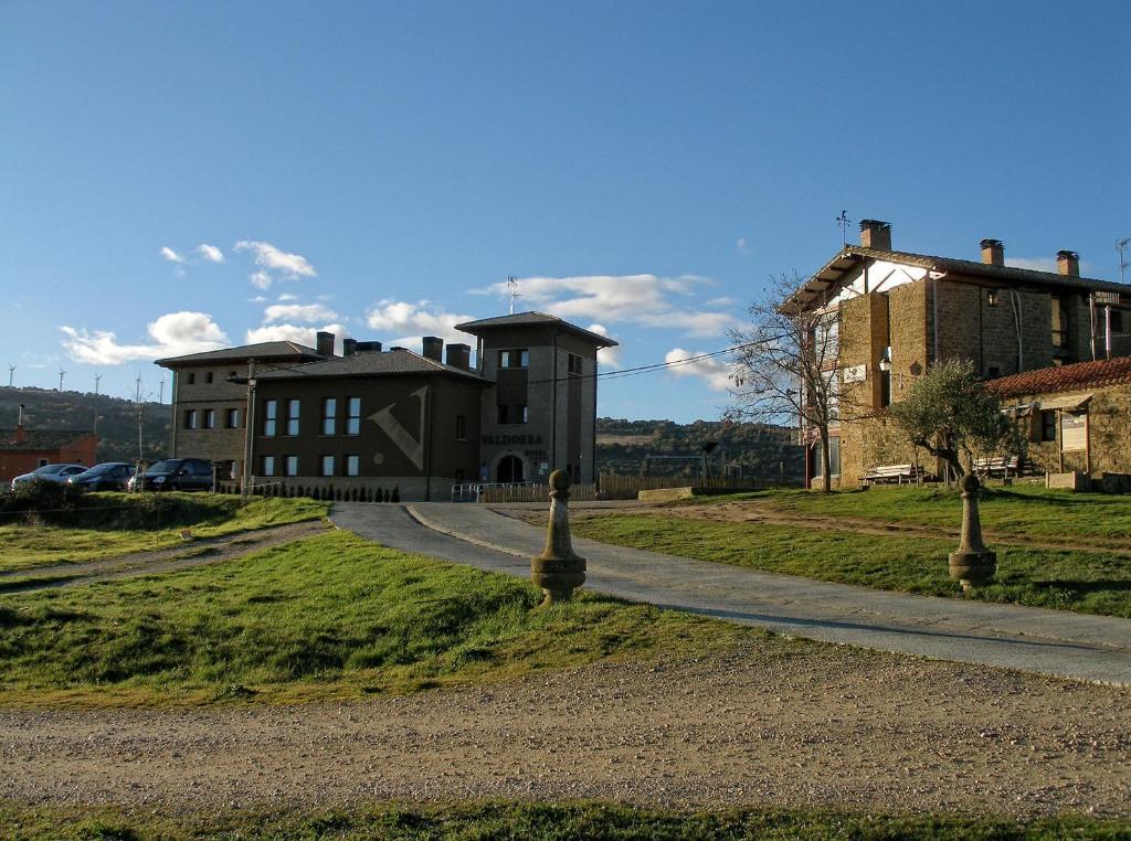 Hotel Rural Valdorba Sansoain Bagian luar foto